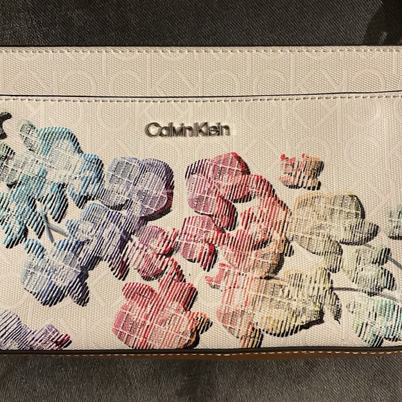 Calvin Klein purse - Picture 3 of 3